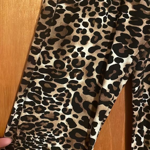 •LULU LUV•LITTLE GIRLS LEOPARD PRINT JOGGER LEGGING IN SIZE 14/16 - Picture 3 of 5